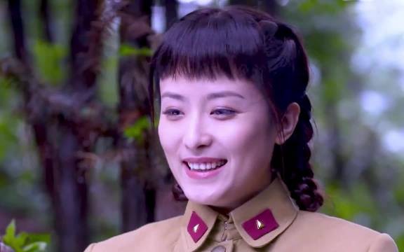 营长仅用一招,就揪出女特务