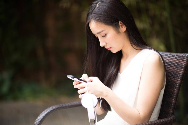 已婚女人给你这些默许,就是动了真情,你得主动避嫌