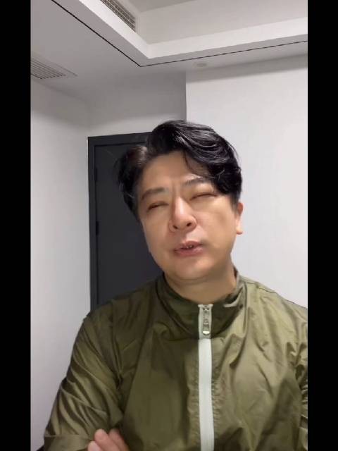 第一次听演员于毅唱歌,他每天练声,这状态还真不错啊