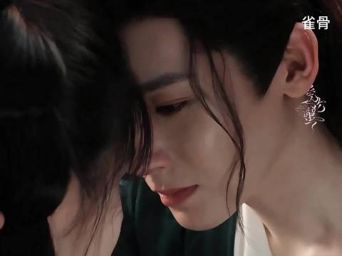 原来碰额头比亲吻更刺激，萧无衣你就是蛊神，这两人的拉扯太美味了！