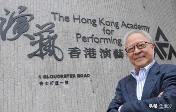知名港星现身恩师追思会,受访时泣不成声,收到噩耗后崩溃半小时