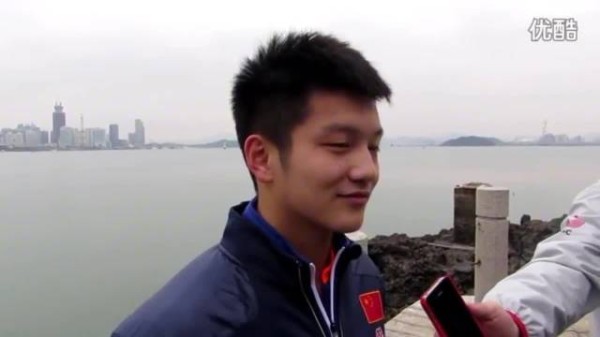 咚咚比白海豚还可爱 爱护环境,做力所能及的事,保护白海豚! /樊振东