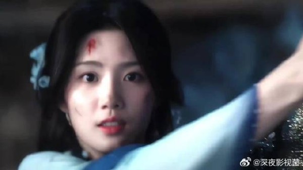 比捂嘴先闻到的是姐姐的香气