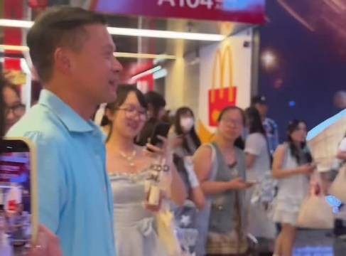 林大厨体验顶流待遇,小凯粉丝热情尖叫