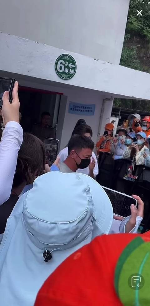 龚俊出妆高马尾很帅气