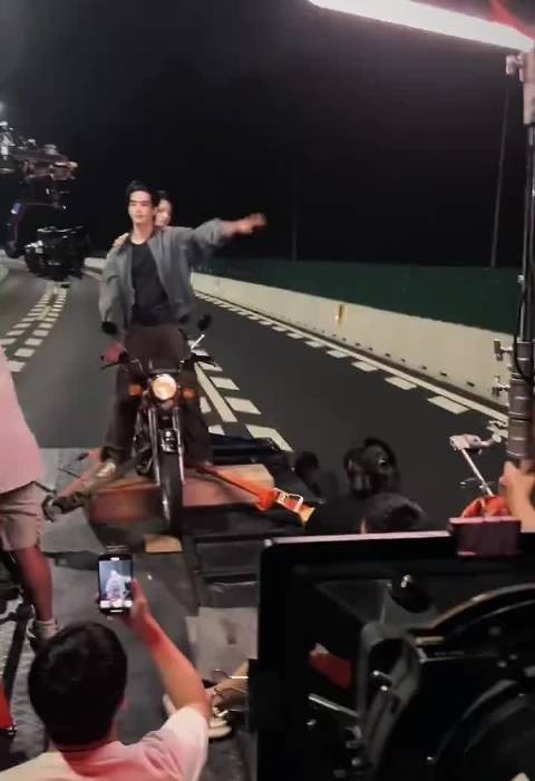原来野狗骨头骑车戏是这样拍的啊