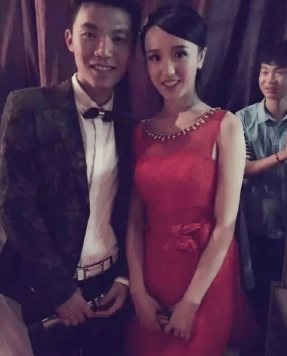 网传《中餐厅》张雅琪已婚 向工作人员求证未获答复