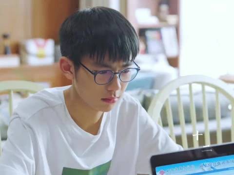 高考分数出来，林磊儿哭着上了清华 小欢喜