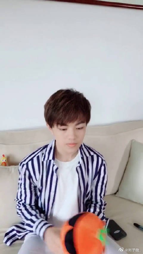 学喵叫、学猪叫算什么!钱正昊 给你表演学鸡叫,简直太魔性了