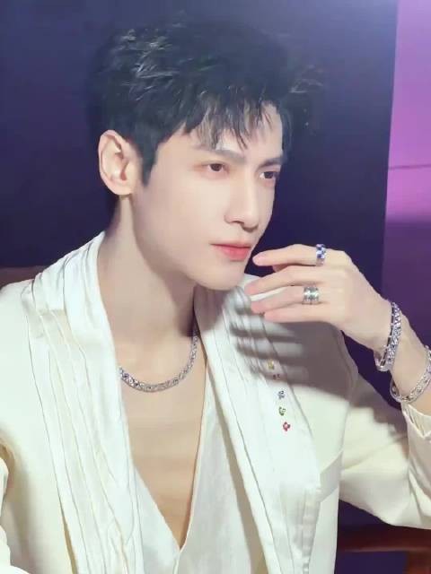 罗云熙 日落尤其温柔,人间皆是浪漫