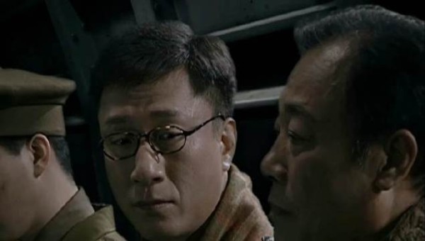 《潜伏》结局时，站长执意携余则成同行撤离，究竟出于何种考量？