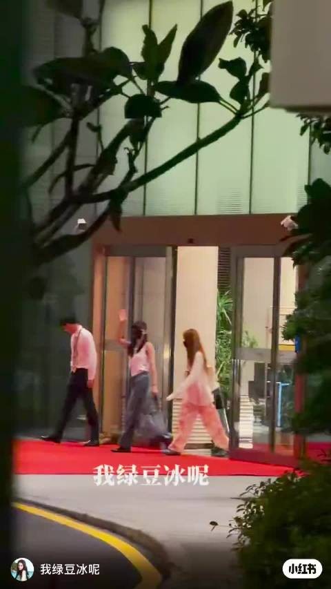 热巴到广州啦 宝贝你是最棒的演员 明天路演见啦 好帅啊钰珑