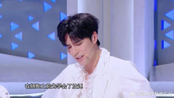 阿云嘎清唱《情人咒》,每一句都是心碎的感觉,太痛了