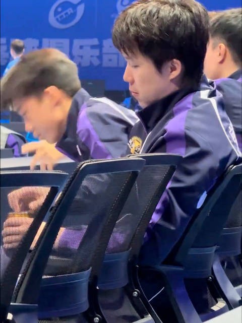孩儿你剃须刀是不是被老婆弄丢了?