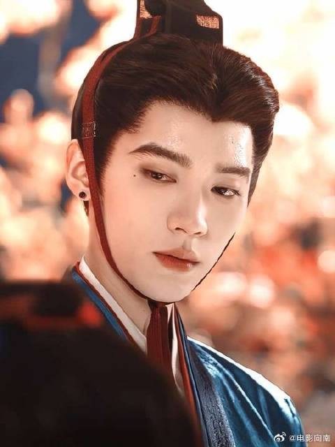 就这样逗我们楚朝玩哈哈哈哈 其实也是在关心她啦