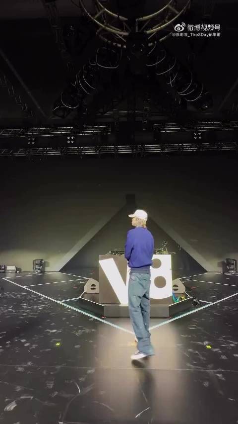 明浩《Friend》单人cha,长手长脚的身材天生就适合跳舞啊!真的好灵动
