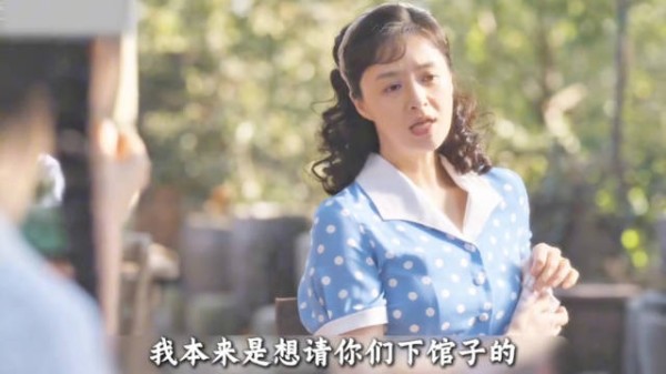 晓婷在这里就喜欢模仿宋莹了 电视剧 小巷人家