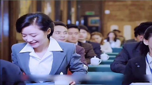 女人第一次出差,就撞见了失散二十年的男朋友