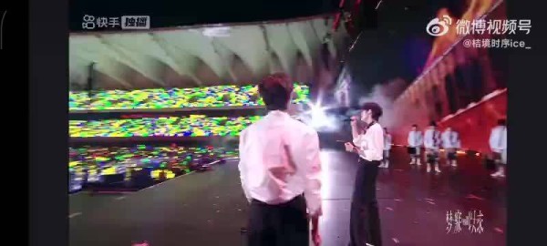 三代舞台表演破音,歌曲改编被批不合适