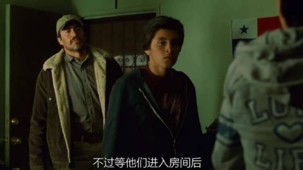 只有抛开琐事安静相伴,父子才能卸下防备坦诚谈心