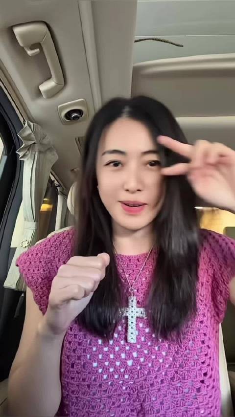 香港第一富婆甘比开始美颜跳舞