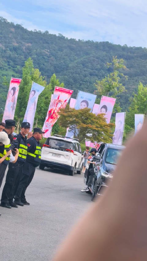 啊啊啊啊啊啊,老公,上班啦 晚上等着收老婆的情书
