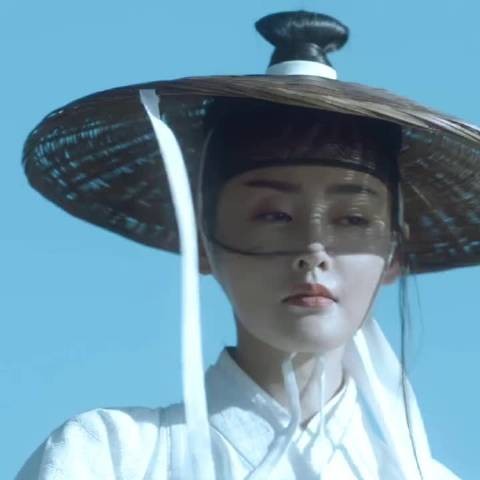 张天爱张靓颖现身薛之谦演唱会