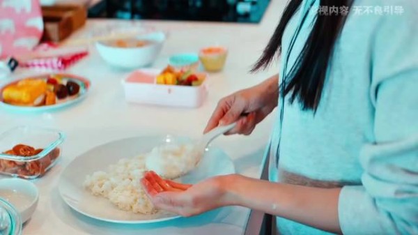 女孩一夜间毁情断,偶遇温柔医生嫁入豪宅