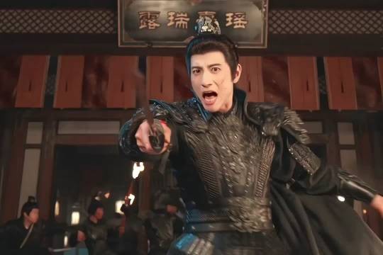 何与演技获赞,萧华雍至死为妻儿谋出路