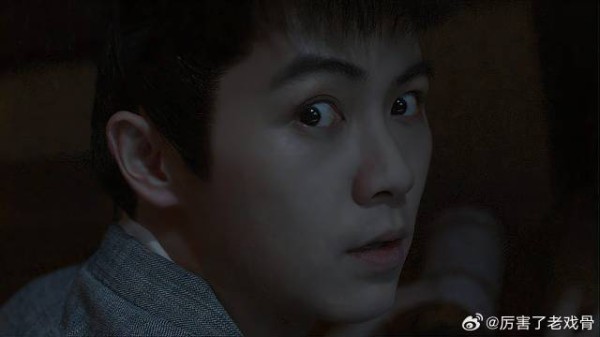 方多病怀疑莲花是药魔 让仆人去他房间搜查,哪知害了他