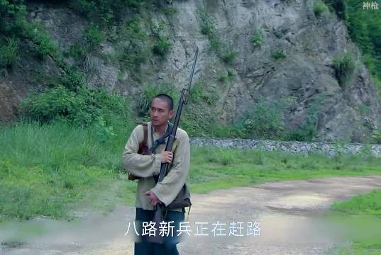 小伙想要暗杀鬼子遇袭,不料危机时刻营长看到展开救援!