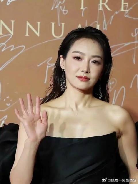 时尚中国之夜 红毯，好美好活泼的宋茜！