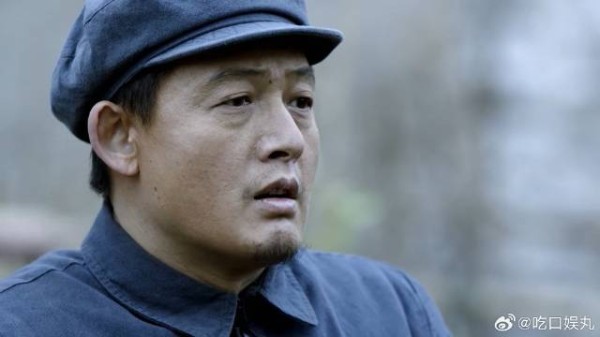 徐远举抓字眼调侃叶立三，怎想惹了个刺头，当场开喷