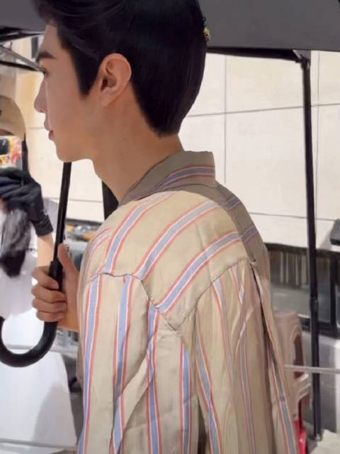 陈哲远今天妆造小丸子头型俊吧
