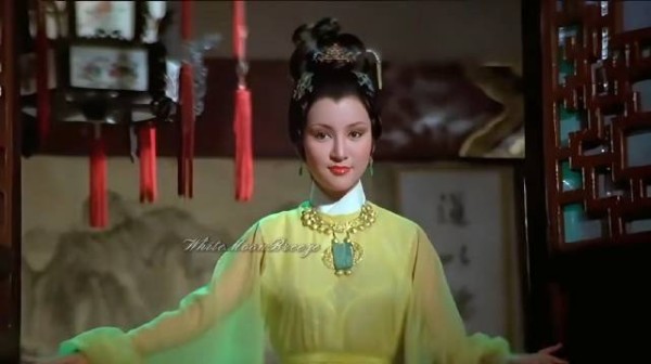 谢霆锋妈妈狄波拉，年轻时候拍的剧，这风华绝代的容颜让人过目不忘！