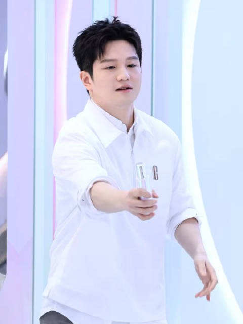颠球这里特别萌呀