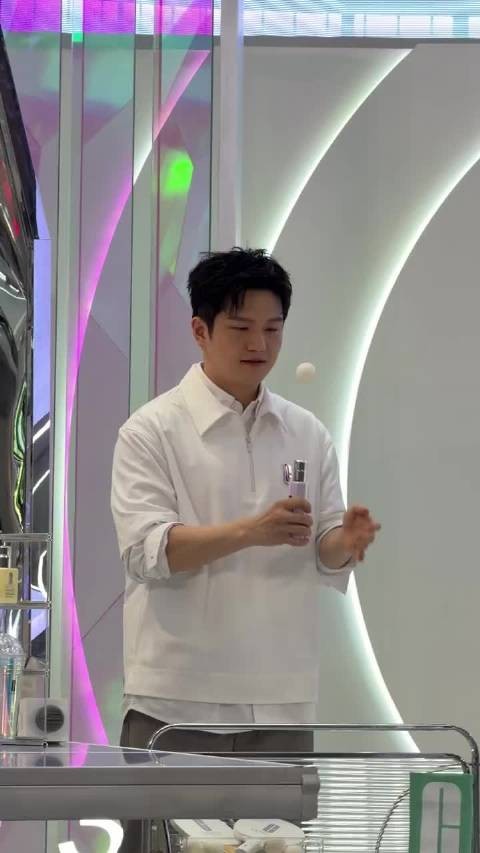 小胖就这样炫技中 7. 29 樊振东