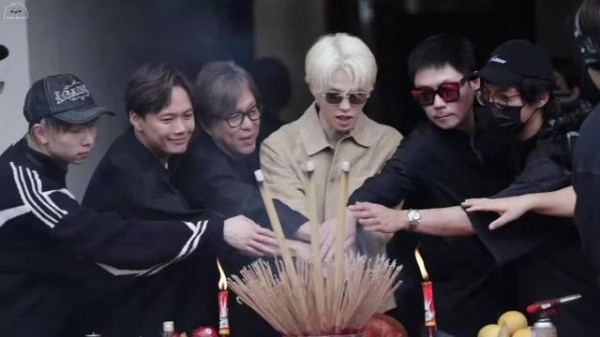 周星驰张柏芝为李昊红馆演唱会送花篮