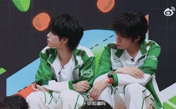 王橹杰说穆祉丞抽问题太诡异,紧张到提及进公司第一句话