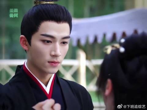 “前世今生，尽兴就好！”菲常萧张的故事，持续更新！