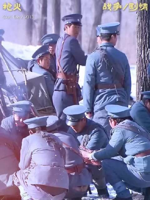 鬼子假扮国军士兵,不料一个下意识动作暴露身份!