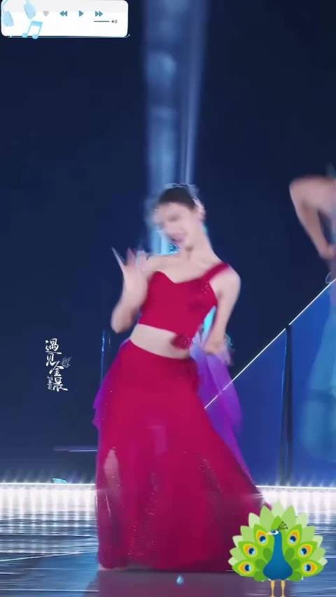 金晨跳舞轻盈有力，核心控制赏心悦目