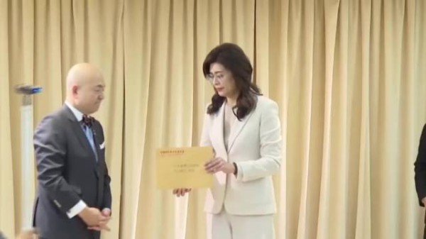 郑丽文以个人名义向日本熊本地震捐款慰问!中国大陆口罩时期她的表现是啥?