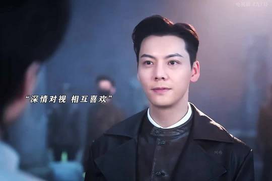 张启山当年也是迫不得已才选择伤害了吴老狗的家人,二人误会解开后竟有些甜