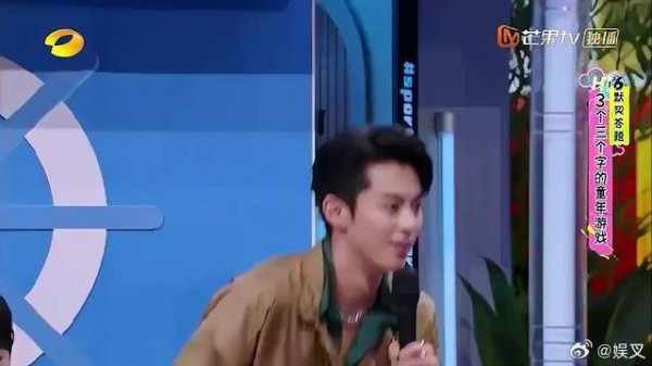 王鹤棣现场表演跳皮筋,还撒起娇来,太搞笑了!
