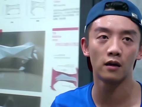 郑恺扔黄金给工作人员,回应称气质与生俱来