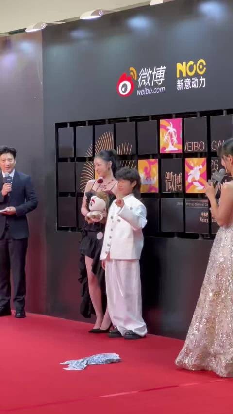 王承渲红毯重逢,携音乐回归舞台