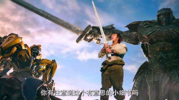 大黄蜂知晓擎天柱被洗脑黑化,专攻头部