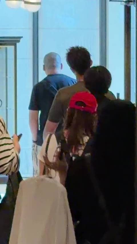 出国去工作了吗 闪现土耳其还发了ins呀宝宝