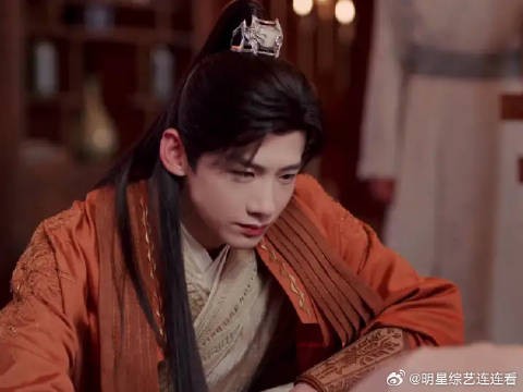 我笑了，我装的